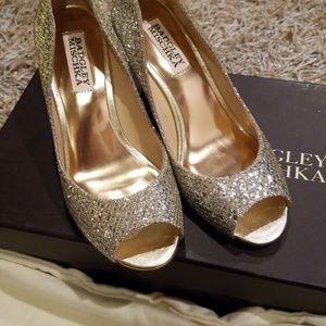 Badgley mischka wedge heel
